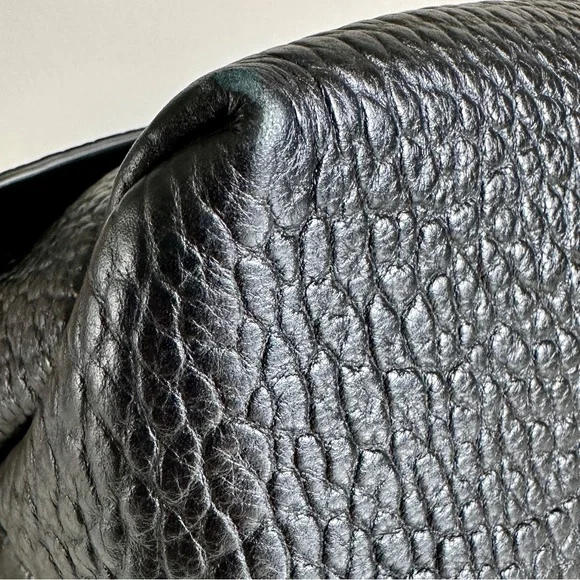 Authentic Burberry Lockford Medium Black Leather Shoulder Bag - Picture 8 of 10